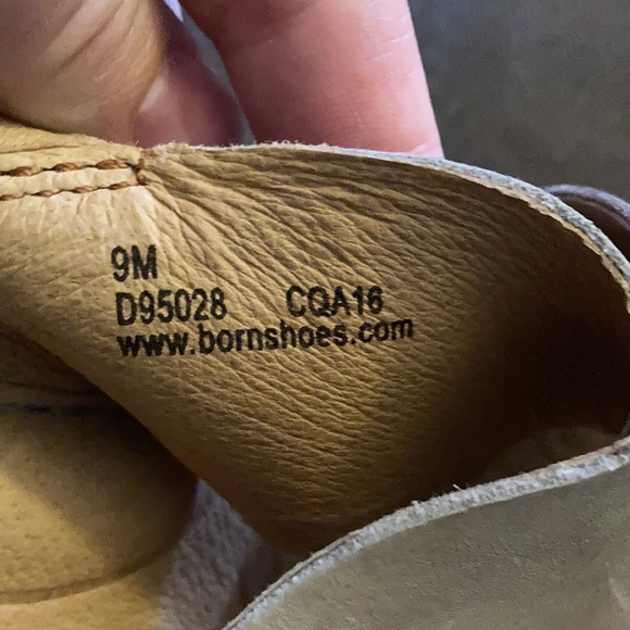 Born crisscross strap platform heel sandal - Picture 5 of 7